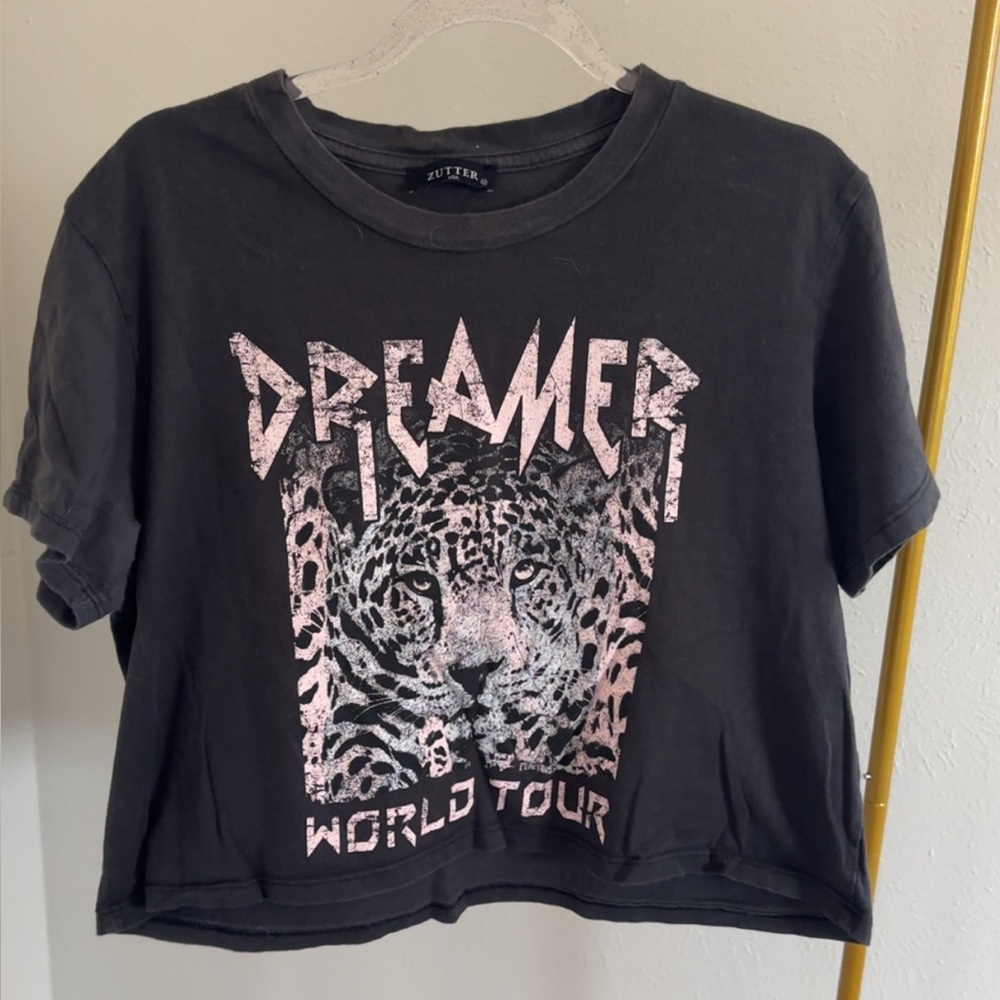 Cropped Black Dreamer Graphic Tee